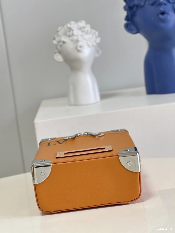 WIS VUITTON VERTICAL LOUIS BOX TRUNK 0316